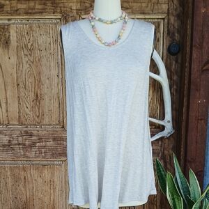 Agnes & Dora Heather Oatmeal Essential  Tank Sleeveless Top Relaxed Fit SMall